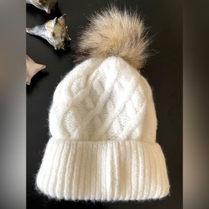 Abercombie & Fitch ivory color hat